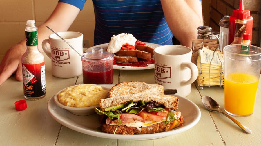 Influencia de la Nutrición en el desarrollo y rendimiento de los estudiantes 65 desayuno-toxico